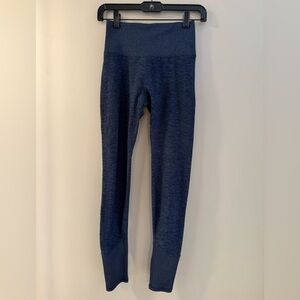 Alo Yoga Alosoft Navy Lounge Leggings - Sz Small
Ribbed Waist and Ankles